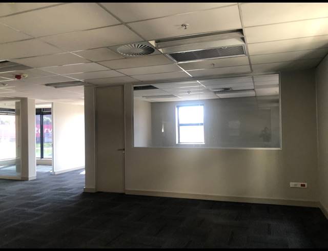 1,433M² OFFICE TO LET IN WAVERLEY